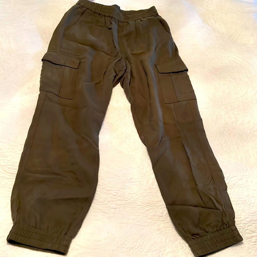 BCBG max Azria cargo pants in army green